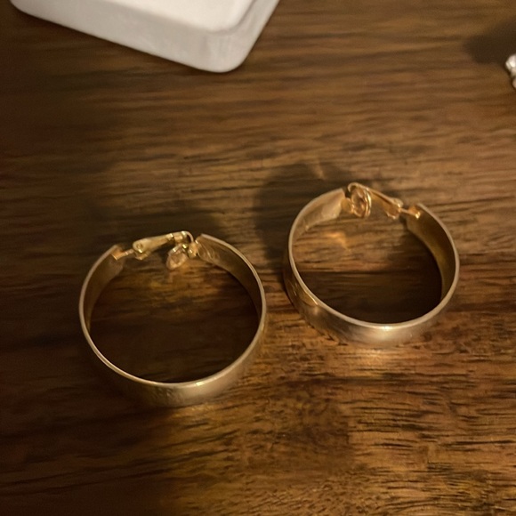 Vintage clip earrings - Picture 7 of 7